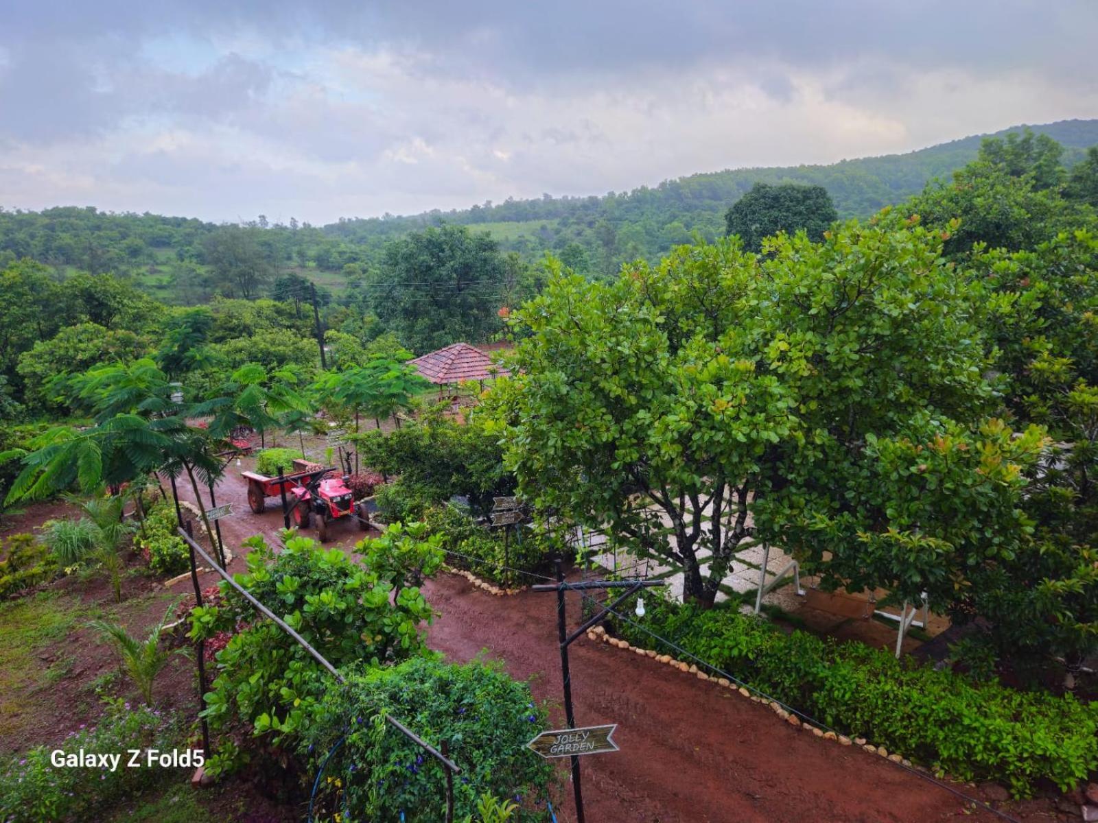 Chalobahills Farmstay Resort Ajra Екстер'єр фото