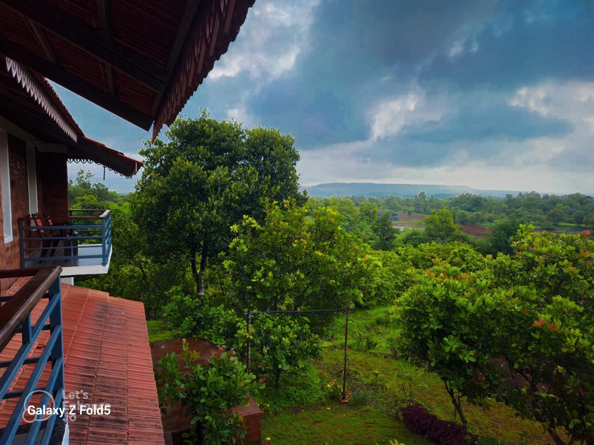 Chalobahills Farmstay Resort Ajra Екстер'єр фото